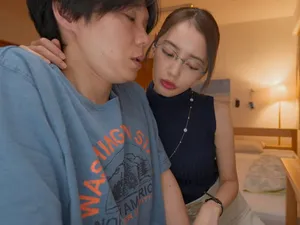 3 giờ sáng lén qua phòng ghệ đòi đụ