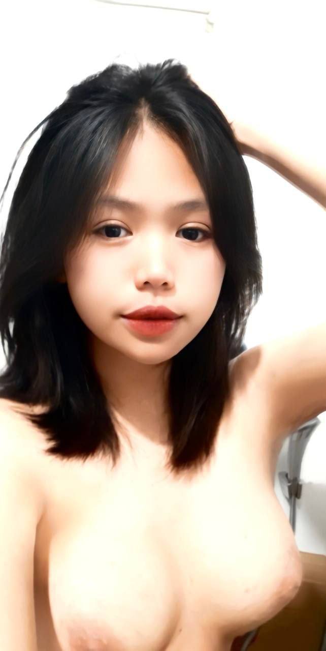 Má bán thân cho người đàn ông giàu có để kiếm tiền chửa bệnh cho con trai